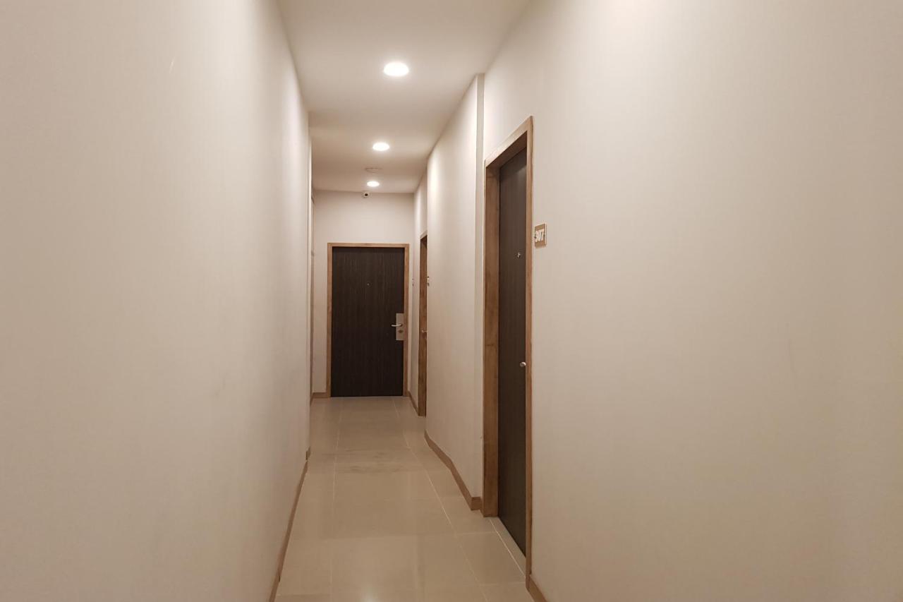 Oyo 90015 Platinum Guest House Medan Eksteriør billede