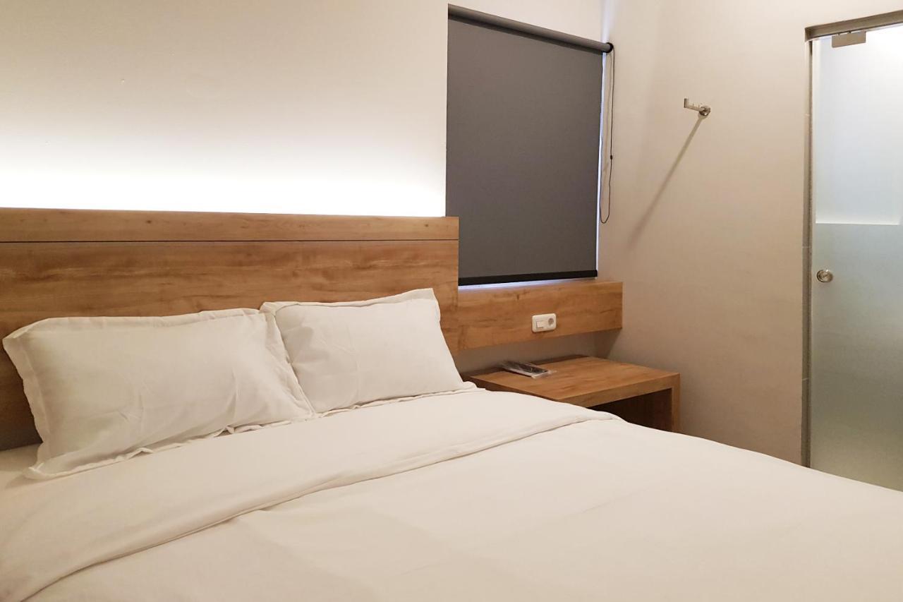Oyo 90015 Platinum Guest House Medan Eksteriør billede