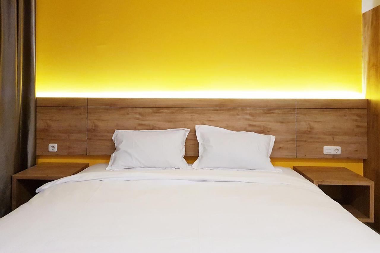 Oyo 90015 Platinum Guest House Medan Eksteriør billede