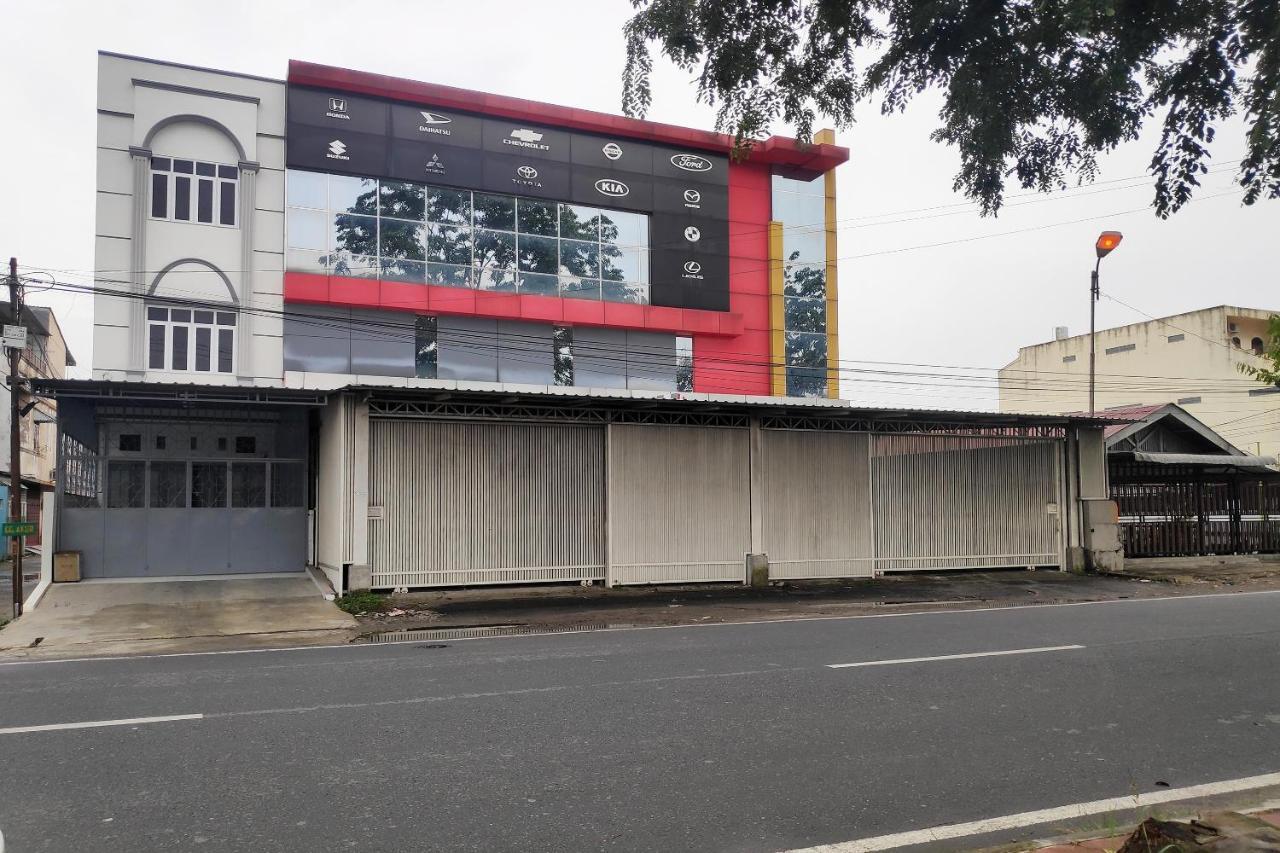 Oyo 90015 Platinum Guest House Medan Eksteriør billede