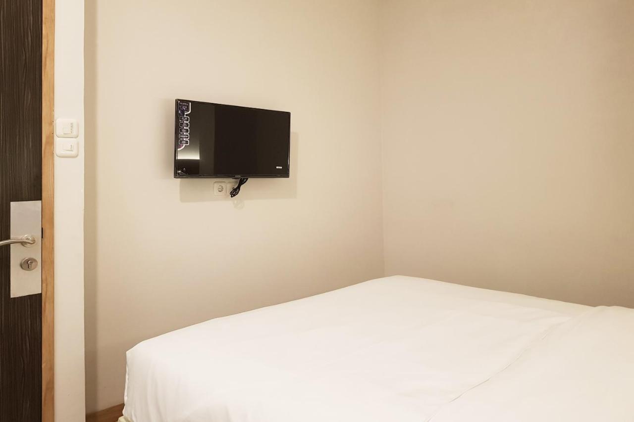 Oyo 90015 Platinum Guest House Medan Eksteriør billede